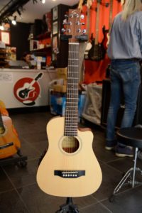 Chitarra acustica travel elettrificata SoundSation